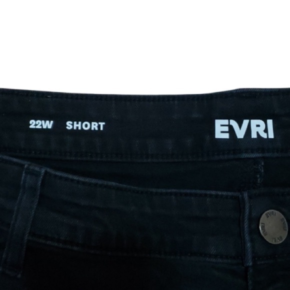 EVRI Black Denim Stretch Jean Shorts 22W - Picture 4 of 5